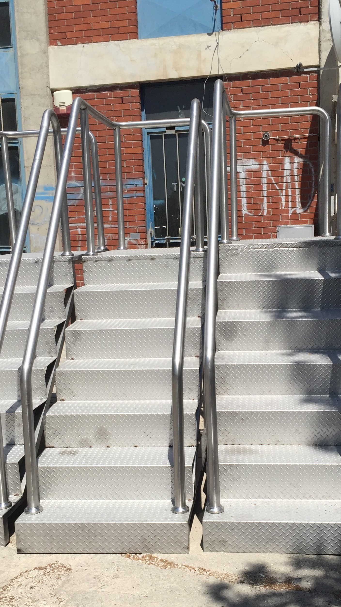 Paslanmaz Çelikten Tasarlanmış